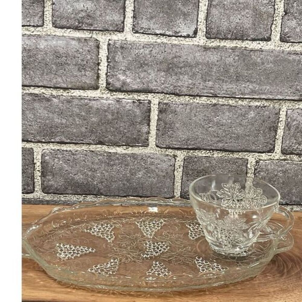 Vintage Anchor Hocking Grape & Leaf Serva-Snack Set 8-Piece Original Box